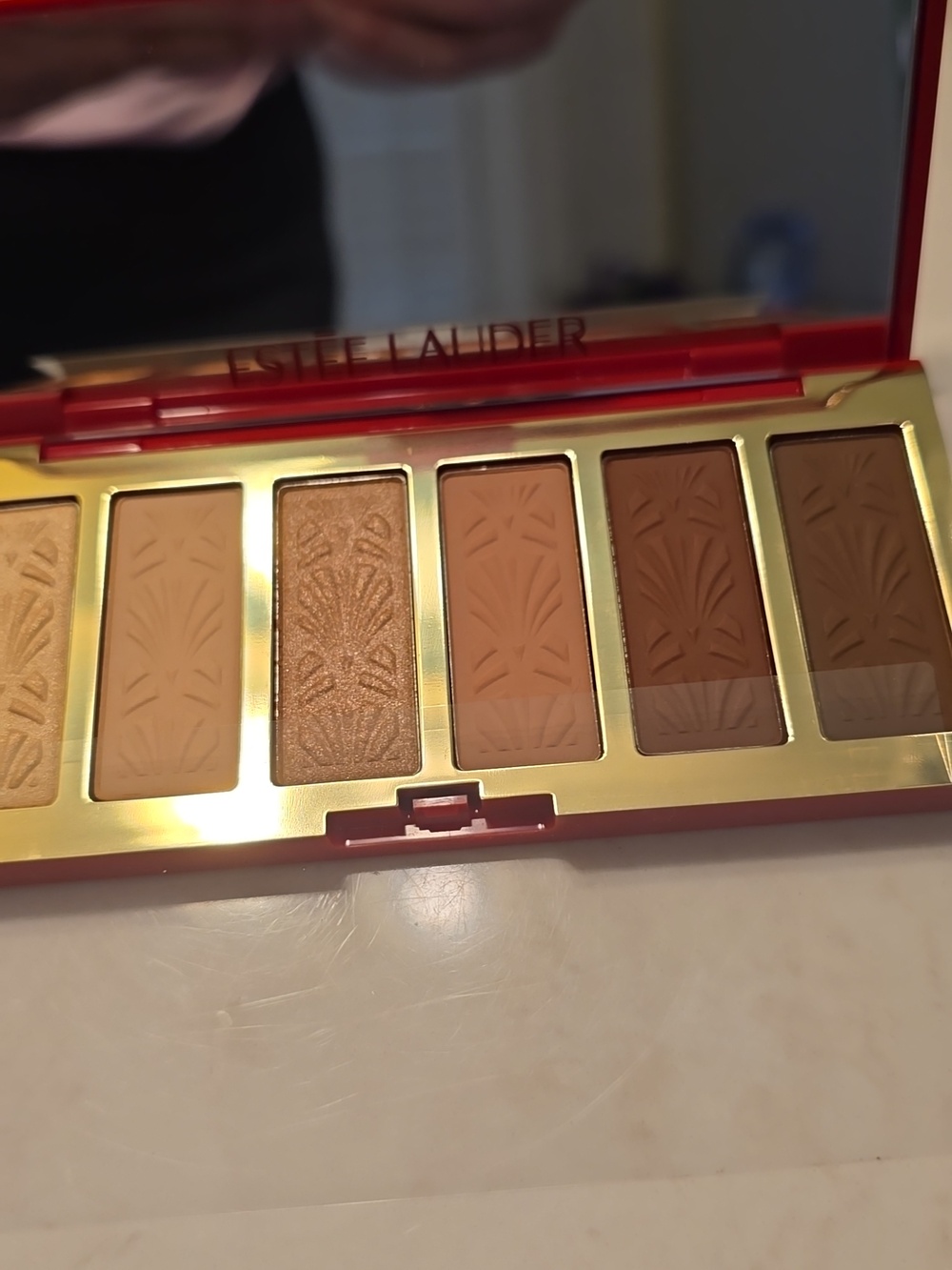 Estee Lauder Red and Gold Patterned Eyeshadow Pallette - Picture 4 of 6